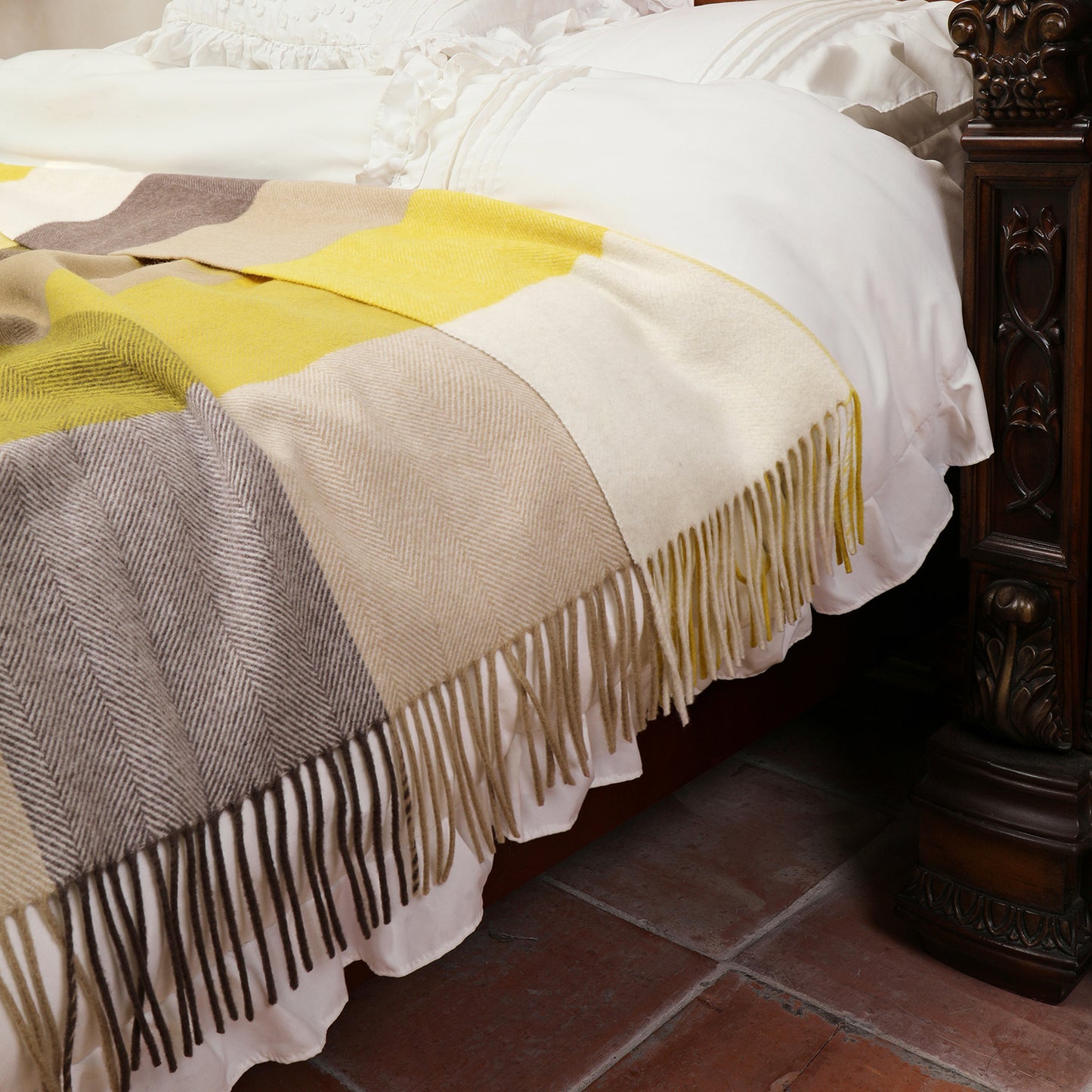 4665-05 Pure Wool Throw Blanket For Sofa,Bed&Car, Large 55x83 inches, 2 lbs,Classic Design With Storage bag