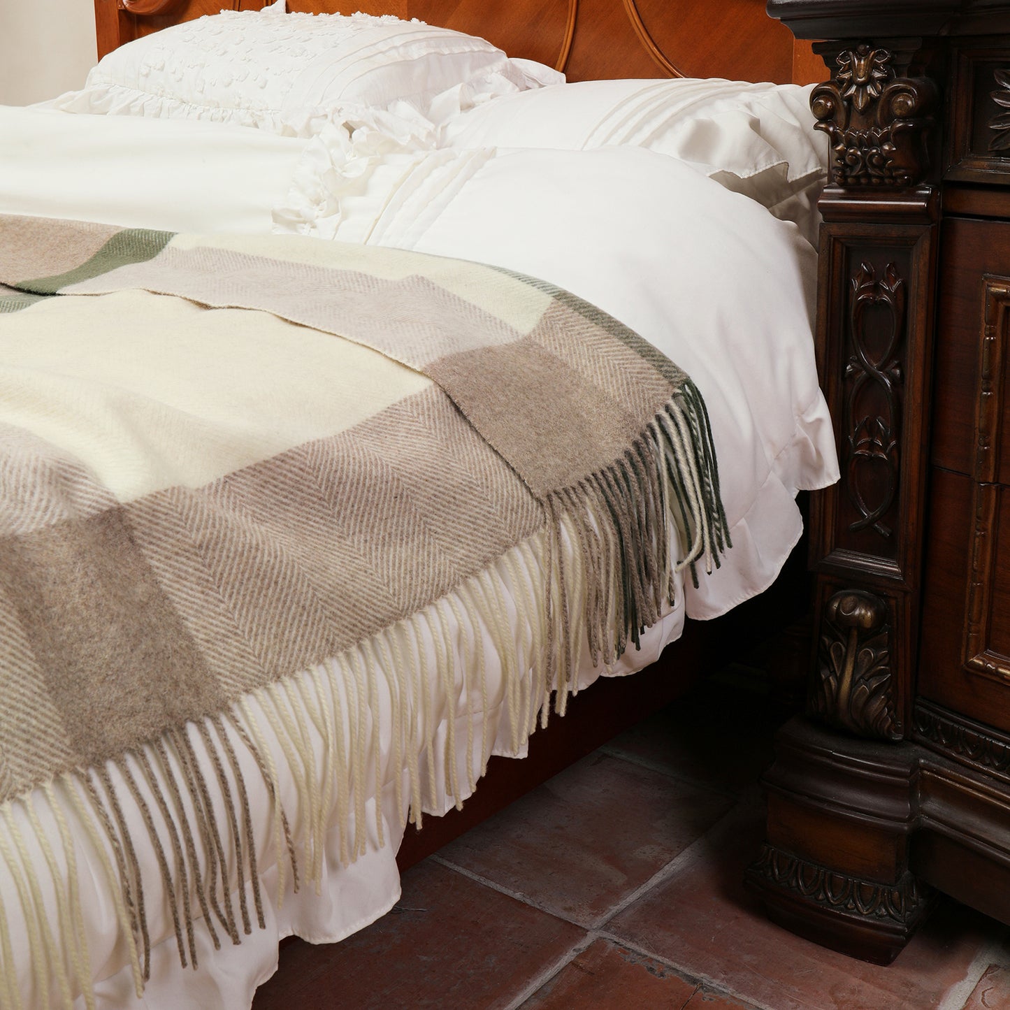 Pure Wool  Throw Blanket For Sofa,Bed&Car, Large 55x83 inches, Classic Design With Storage bag