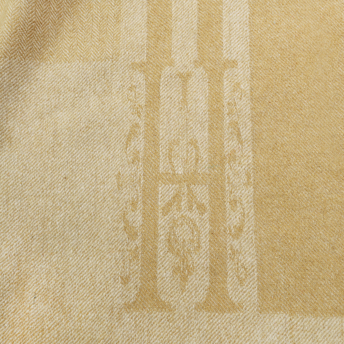 4666-08   Large Jacquard Wool Blanket For Sofa,Bed&Car, Large 55x83 inches, 1.5 lbs,Classic Design With Storage bag